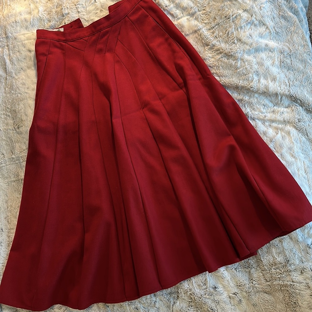 Amazing vintage Todd Ruta for Norman Todd 100% wool red a line skirt w/POCKETS!